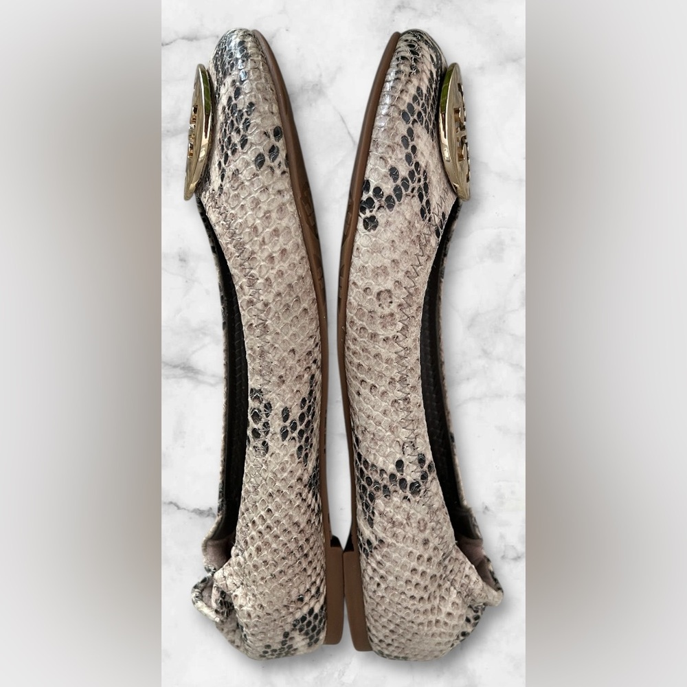 Tory Burch Reva Snakeskin Flats Ballet Beige Brown Gold Logo Size 7.5 - Picture 11 of 16